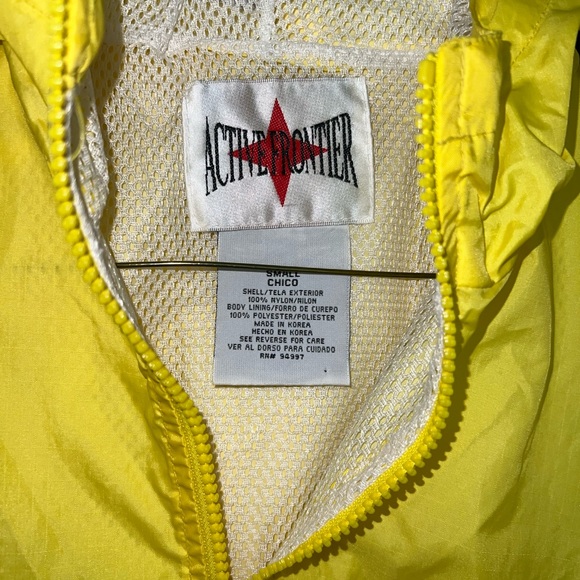 Vintage Active Frontier Yellow Windbreaker. - Picture 3 of 3